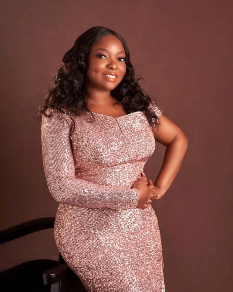 Elegant and Timeless 30 Classic Ankara Outfits for Young Ladies in 2024